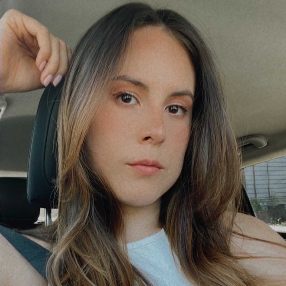 Meet your Posher, Gabriela